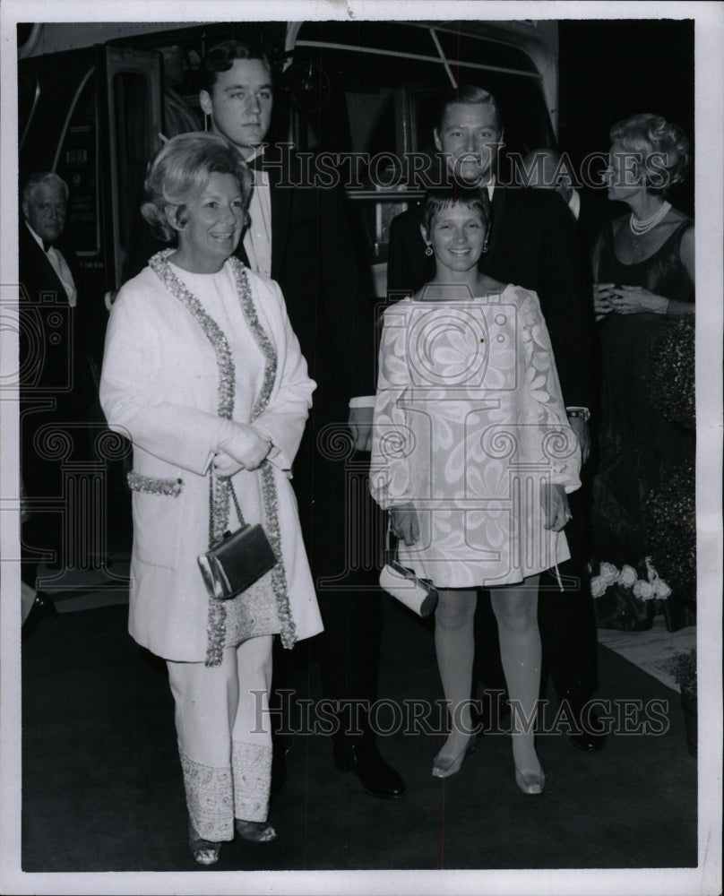 1969 Press Photo MacManus Adams Board Chairman Ernest - RRW95175 - Historic Images