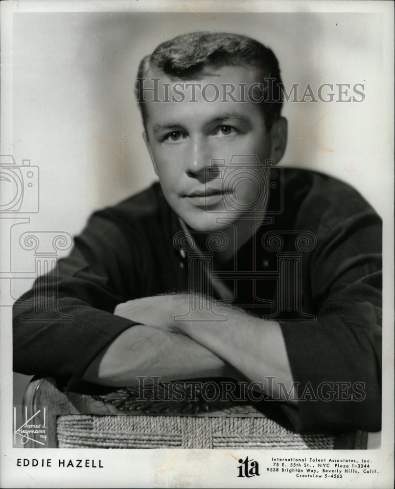 1965 Press Photo Folk Singer Eddie Hazell - RRW95295 - Historic Images