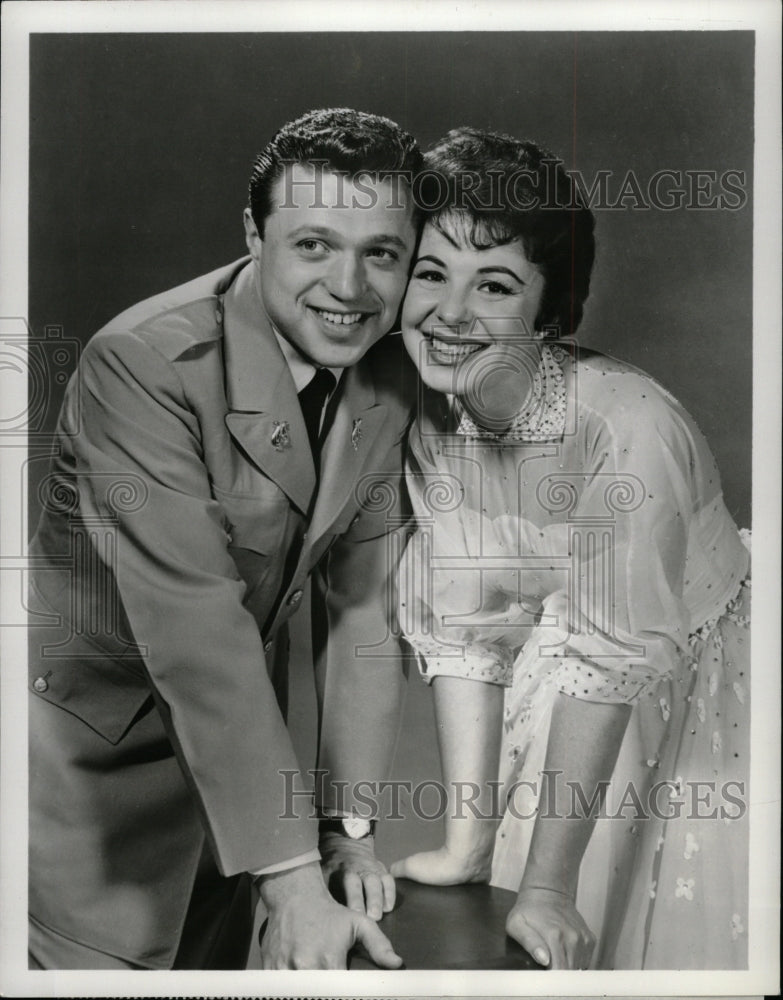 1959 Press Photo Eydie Gorme Steve Lawrence Golden Air - RRW95307 - Historic Images