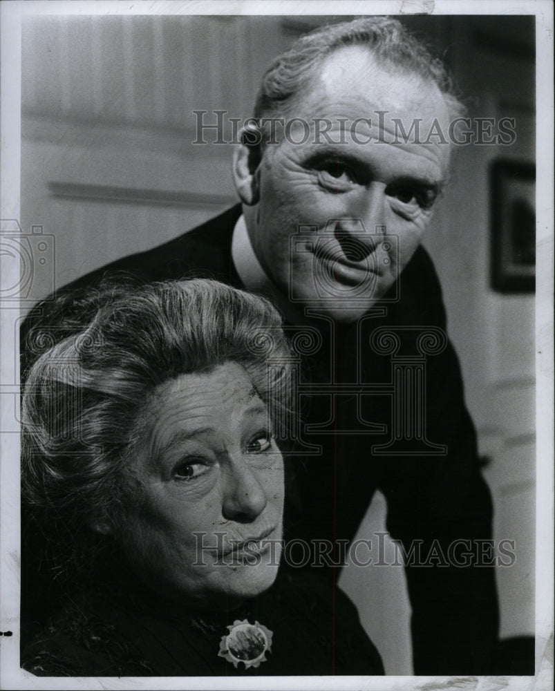 1981 Press Photo Actor Gordon Jackson - RRW95577 - Historic Images