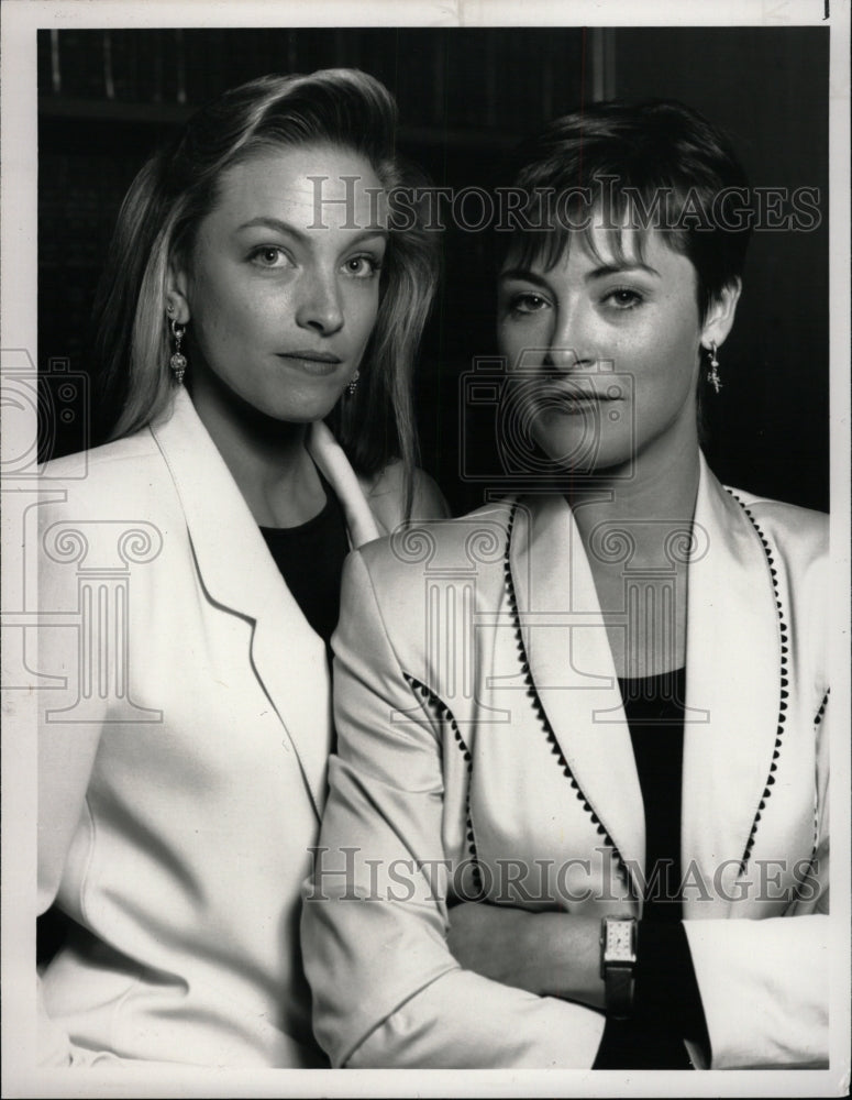 1991 Press Photo Amanda Donohoe Cecil Hoffman LA Law - RRW95625 - Historic Images