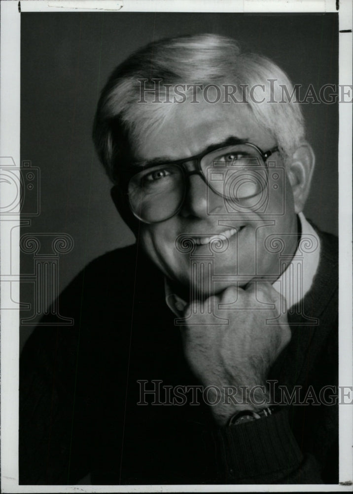 1992 Press Photo TV Host Phil Donahue - RRW95773 - Historic Images