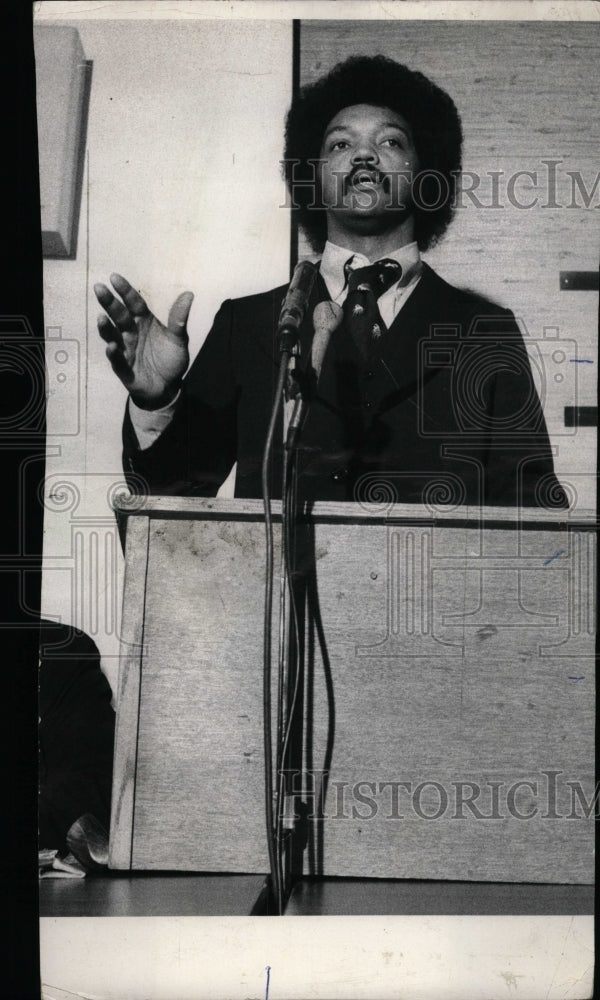 1975 Press Photo Rev. Jesse Jackson FHA Hearings - RRW95797 - Historic Images