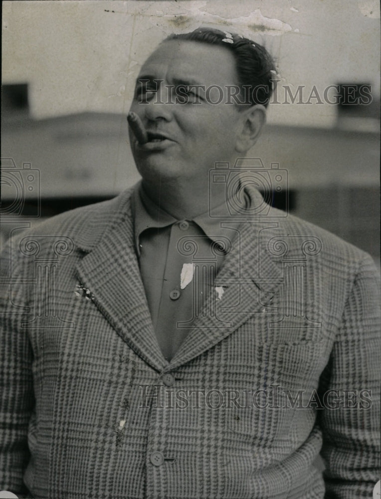 1943 Press Photo Leon Henderson Price Administrator. - RRW95933 - Historic Images