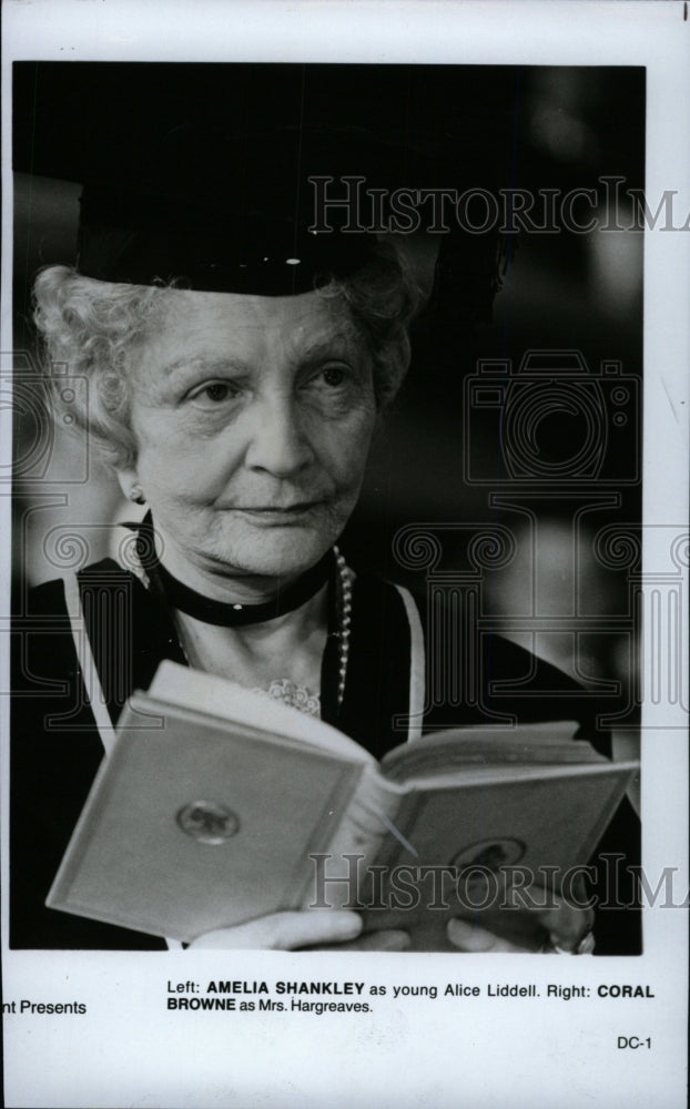 1986 Press Photo Amelia Shankley Coral Browne Alice - RRW96073 - Historic Images