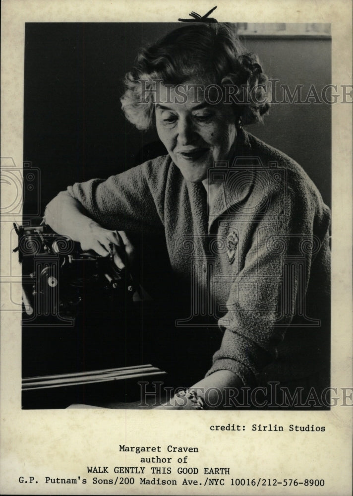 1978 Press Photo Margaret Craven Walk Gently earth - RRW96483 - Historic Images