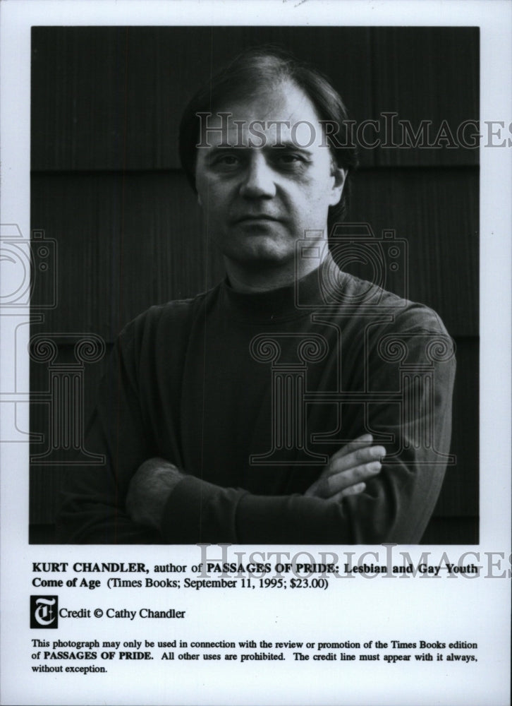 1995 Press Photo Kurt Chandler author lesbian Gay Youth - RRW96497 - Historic Images