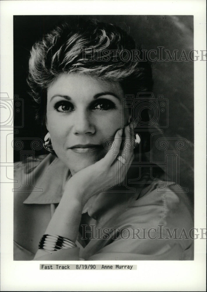 1990 Press Photo Anne Murray Canada Pop Country Million - RRW96509 - Historic Images