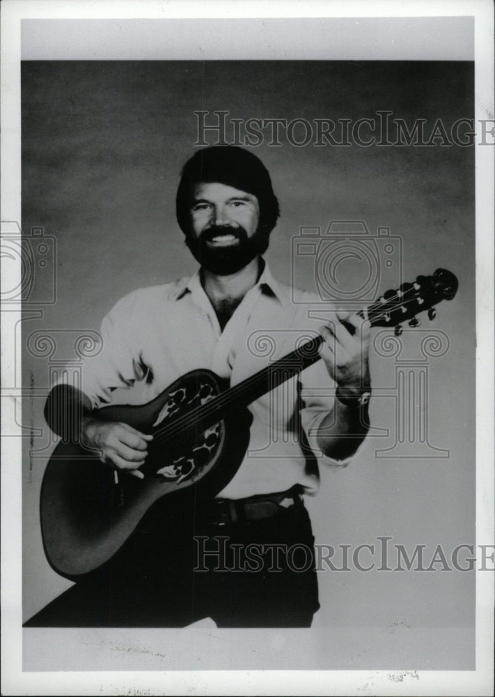 1984 Press Photo Glen Campbell Country Music Singer - RRW96617 - Historic Images