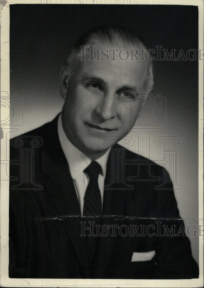 1960 Press Photo Charles S. Tompkins Detroit Yacht Club - RRW96643 - Historic Images