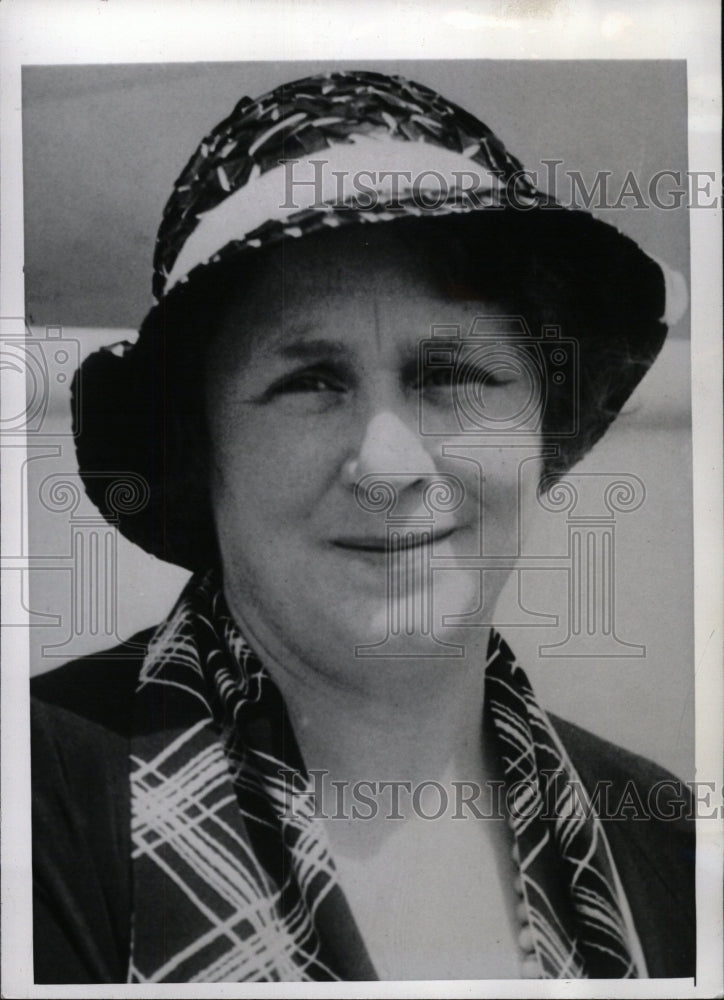 1943 Press Photo MacFadden Seeks Divorce - RRW96687 - Historic Images