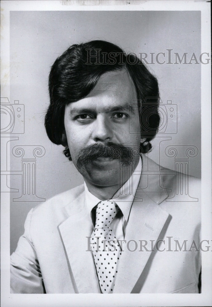 1974 Press Photo Robert Pisor (Press Secretary) - RRW96753 - Historic Images