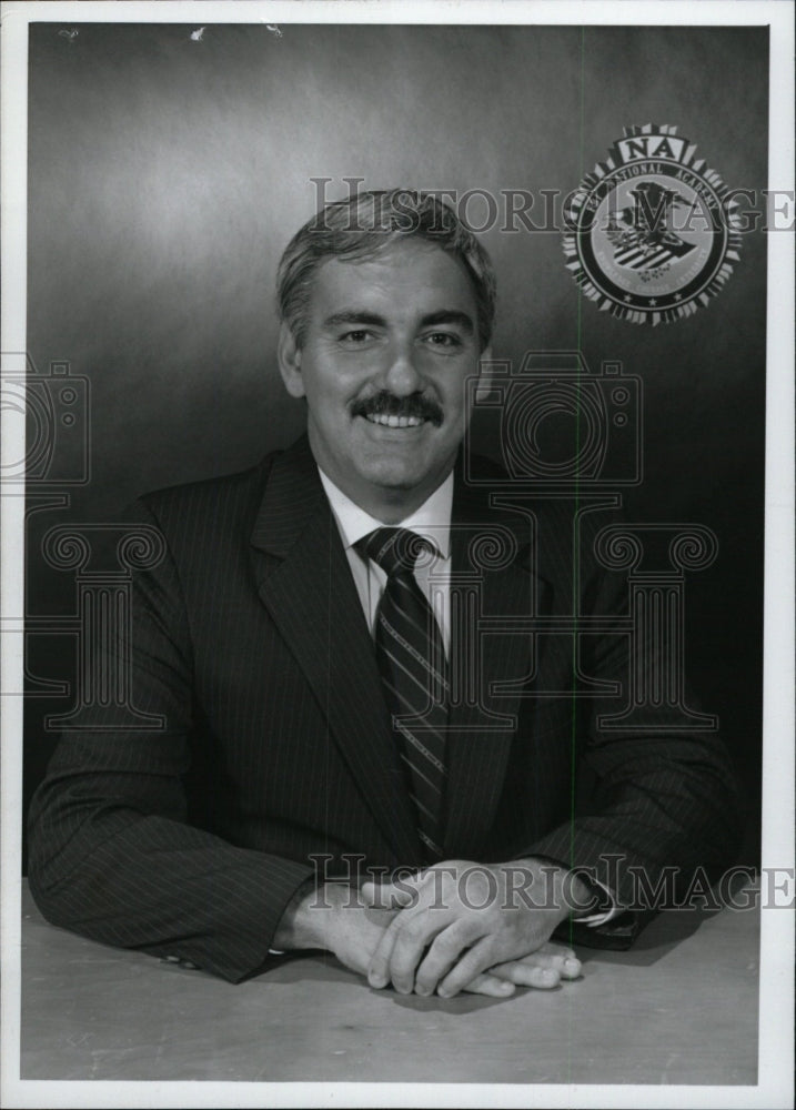 1988 Press Photo Cmdr Jon C Belanger Taylor Pd Police - RRW96837 - Historic Images