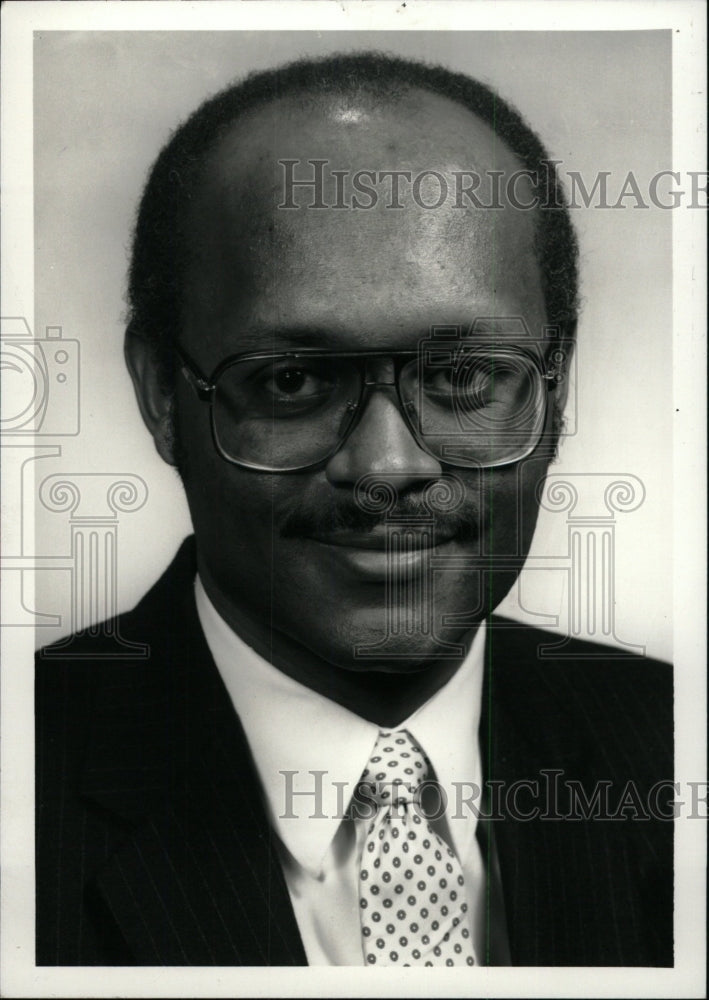 1984 Press Photo Benson Manlove Business Executive Mich - RRW96891 - Historic Images