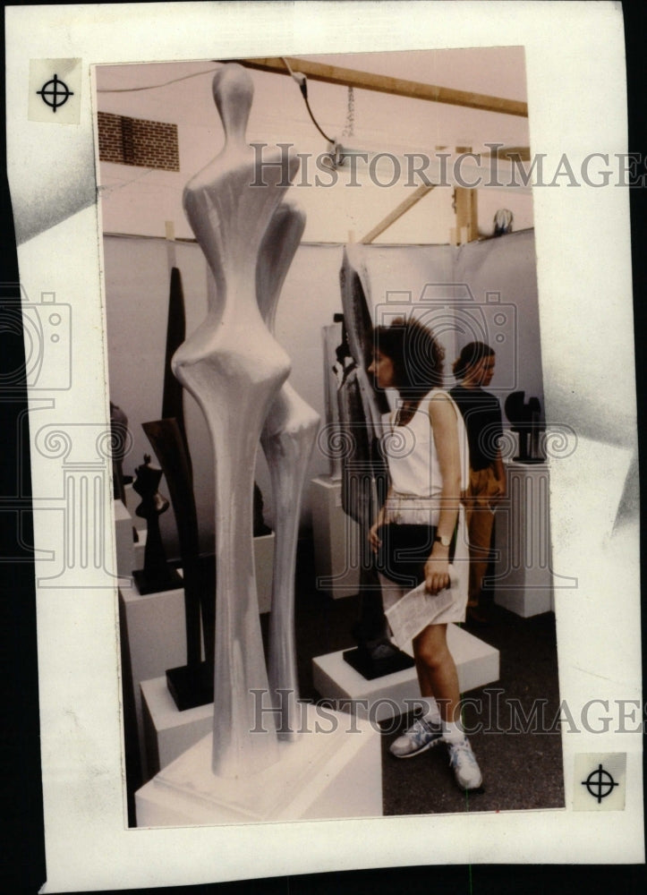 1990 Press Photo Ann Arbor Street Art Fair people - RRW96945 - Historic Images