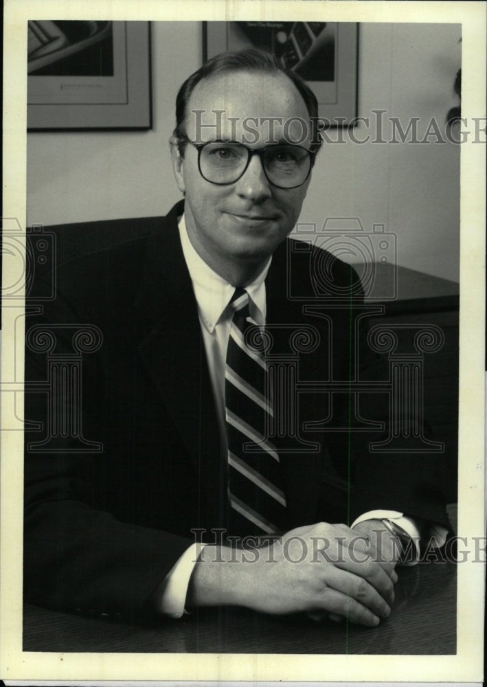 1993 Press Photo Stephen Lyons Ford Motor Company GMM - RRW97019 - Historic Images