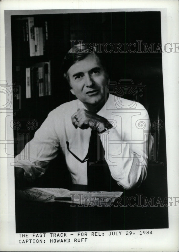 1984 Press Photo Howard Ruff author - RRW97219 - Historic Images