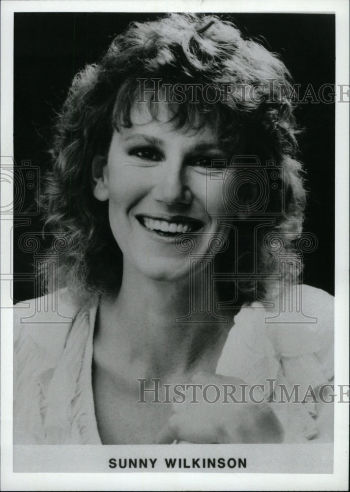 1990 Press Photo Sunny Wilkinson Entertainer - RRW97603 - Historic Images