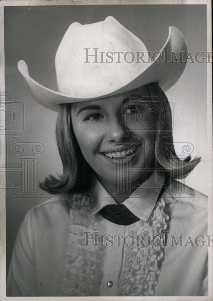 1967 Press Photo Sue Beyer girl of the week rodeo - RRW98051 - Historic Images