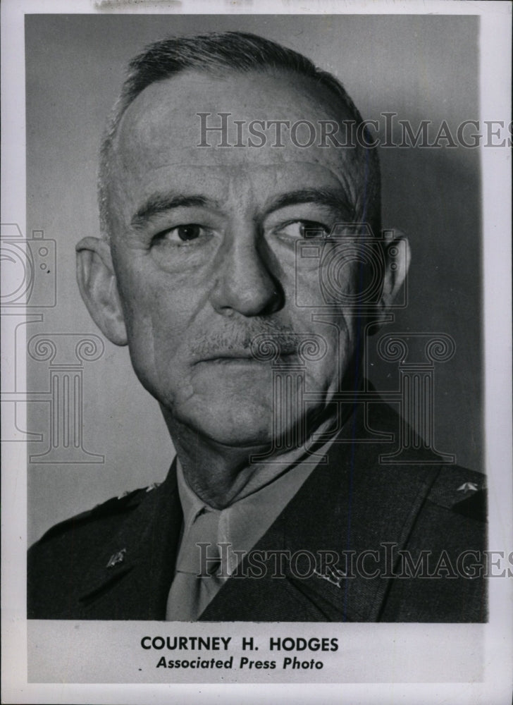 1948 Press Photo Courtney Hodges - RRW98085 - Historic Images