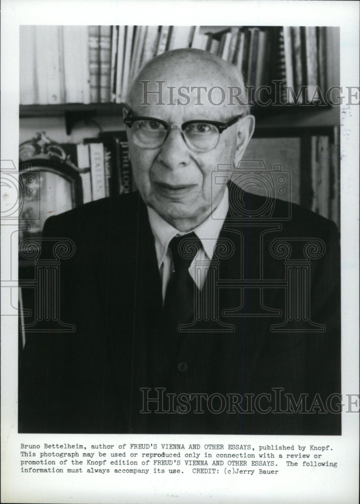 1990 Press Photo Bettelheim Freuds Vienna &amp; Other Essay - RRW98189 - Historic Images