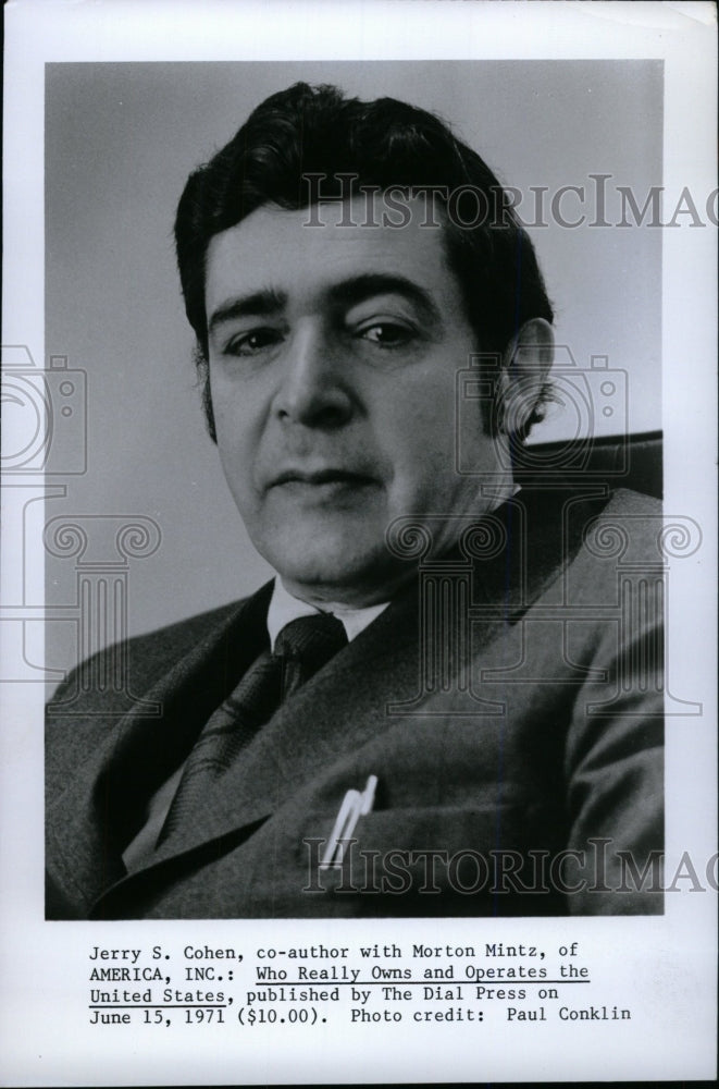 1971 Press Photo Jerry S. Cohen author - RRW98219 - Historic Images