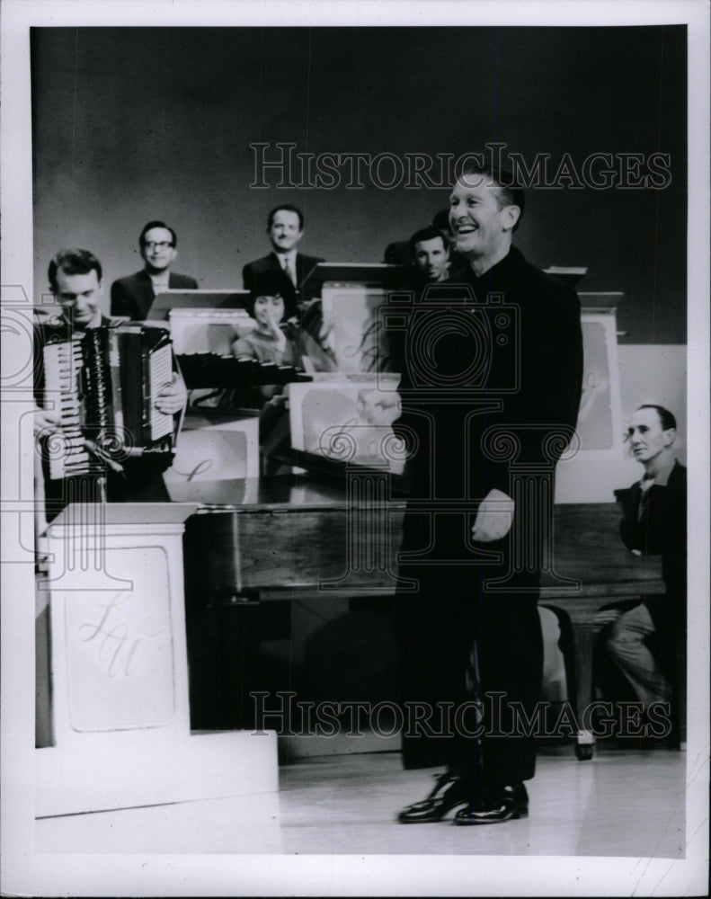 1966 Press Photo American Musician Lawrence Welk - RRW98321 - Historic Images