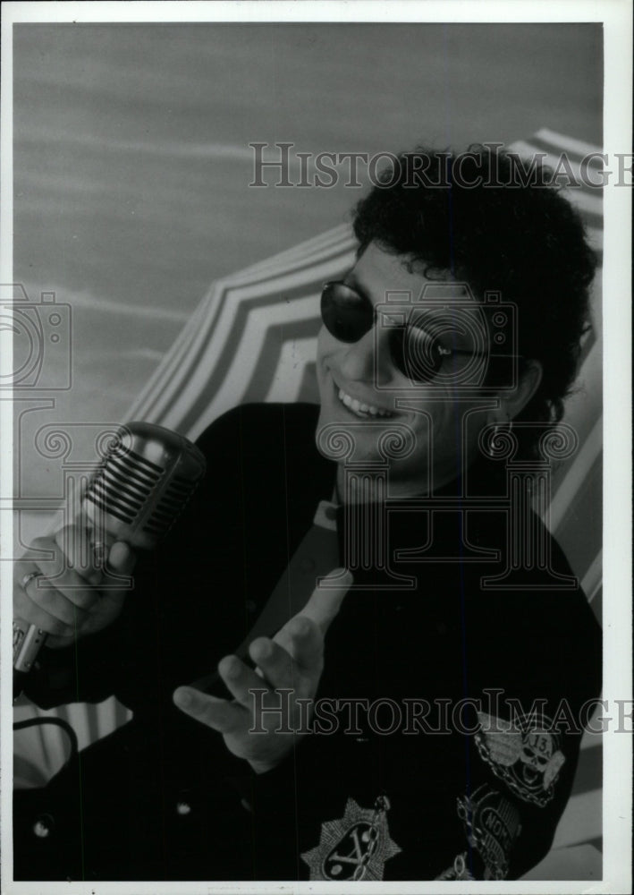 1992 Press Photo Howie Mandel summer shows fresh touch - RRW98491 - Historic Images