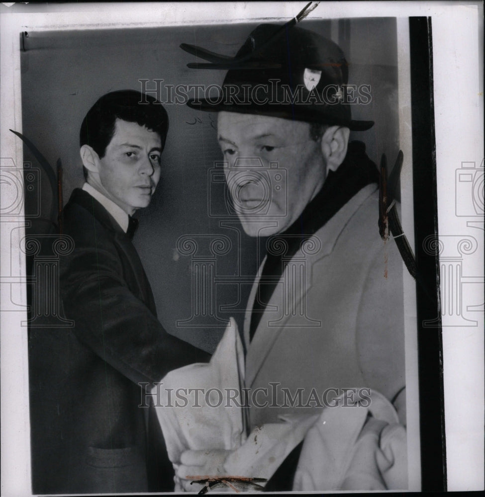 1962 Press Photo Kurt Frings Eddie Fisher singer - RRW98695 - Historic Images