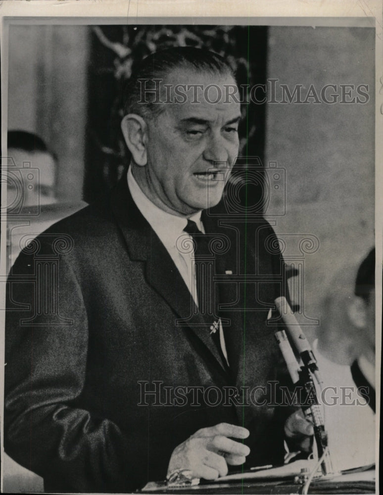 1965 Press Photo Pres Johnson Urging Voting Rights Bill - RRW98881 - Historic Images