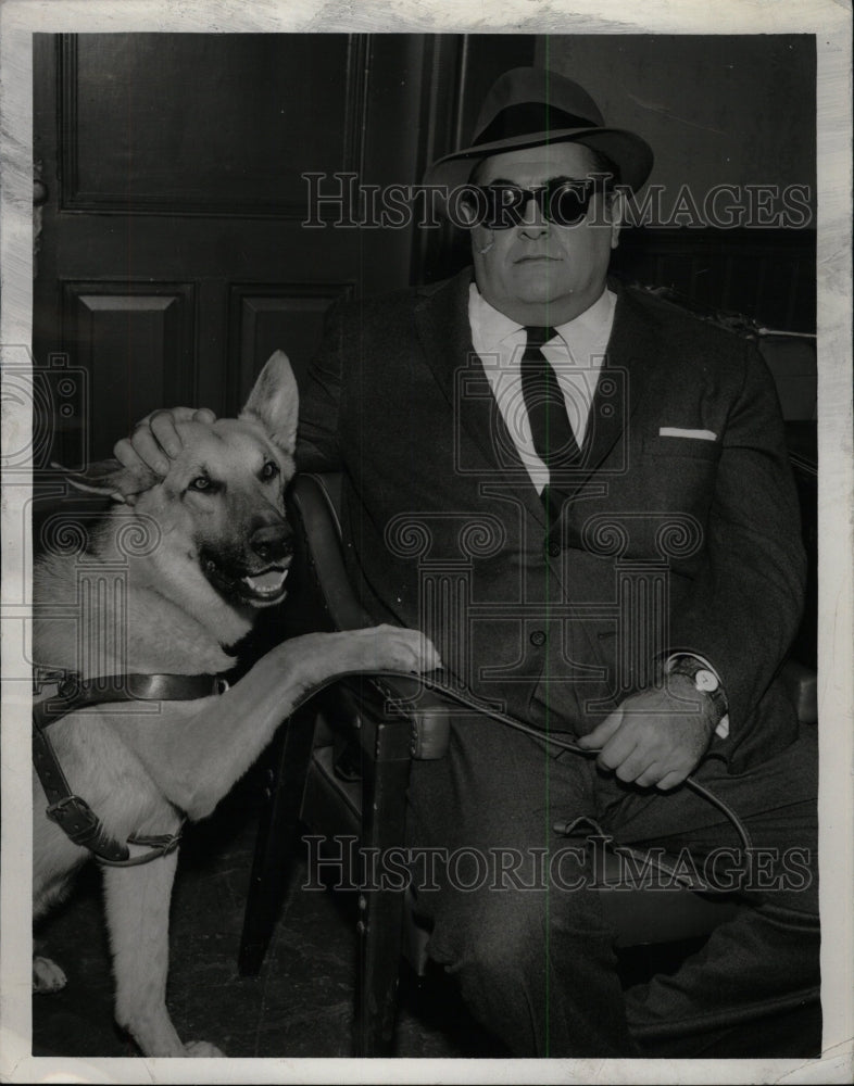 1962 Press Photo Robert Middleton Samuel Messer Film Ac - RRW98955 - Historic Images