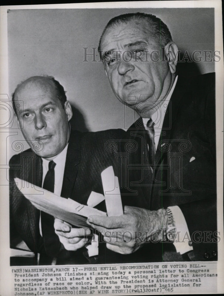 1965 Press Photo Pres Johnson Signing Letter Congress - RRW98973 - Historic Images