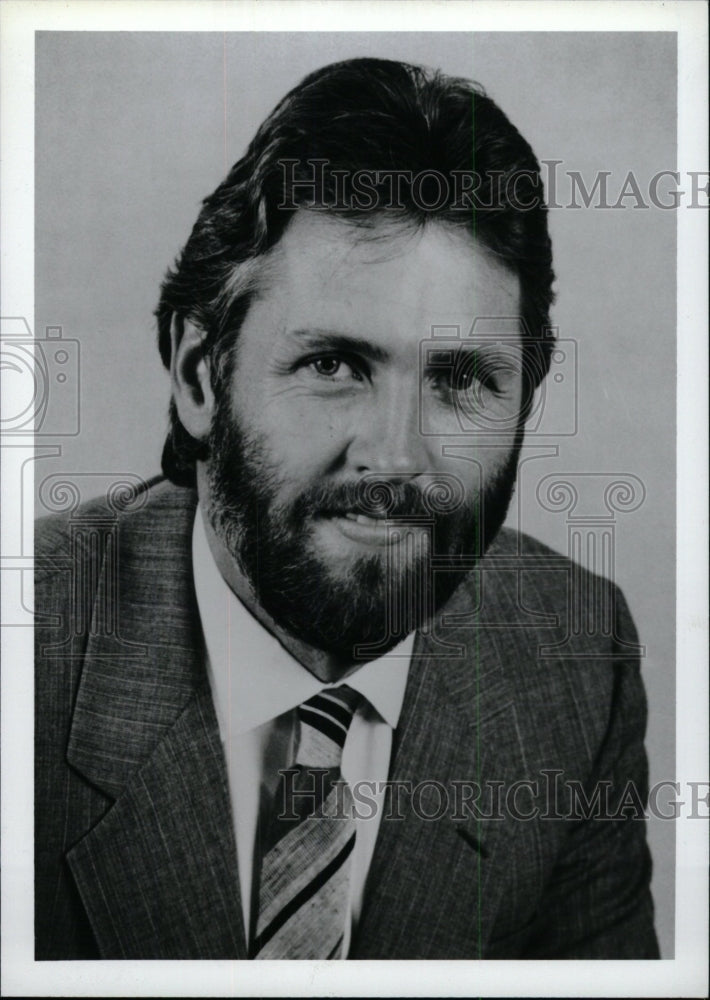 1987 Press Photo Gary L. Miles Business Executive - RRW99131 - Historic Images