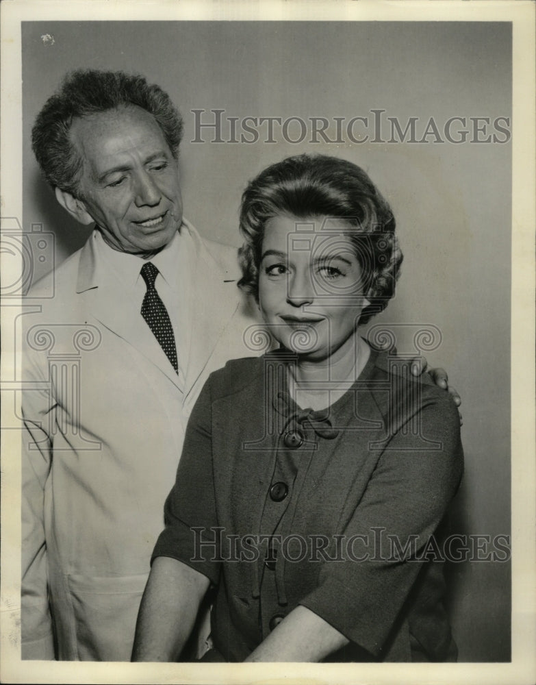 1962 Press Photo Actors Betty Fields and Sam Jaffee - RRW99195 - Historic Images