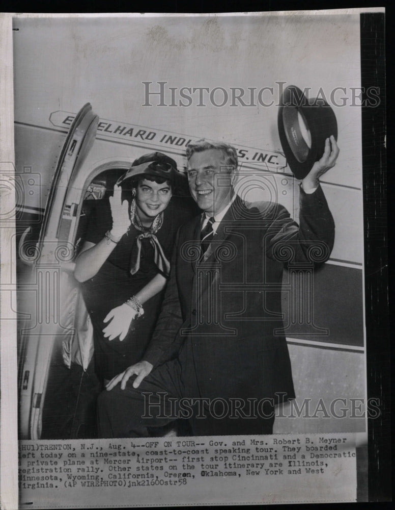1958 Press Photo Gov. and Mrs. Robert Meyner on a plane - RRW99265 - Historic Images