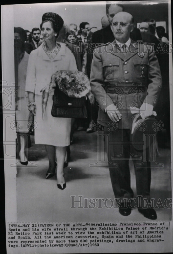 1963 Press Photo Generalissimo Franco Wife Madrid Walk - RRW99349 - Historic Images