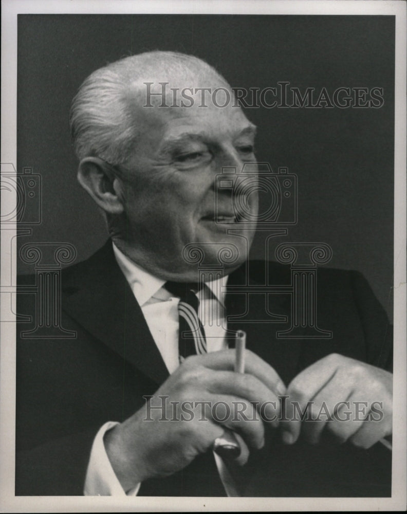 1959 Press Photo Businessman Lannan With Cigarette - RRW99355 - Historic Images