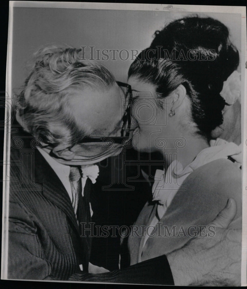 1965 Press Photo Sen Dirksen Kissing Airline Hostess - RRW99395 - Historic Images