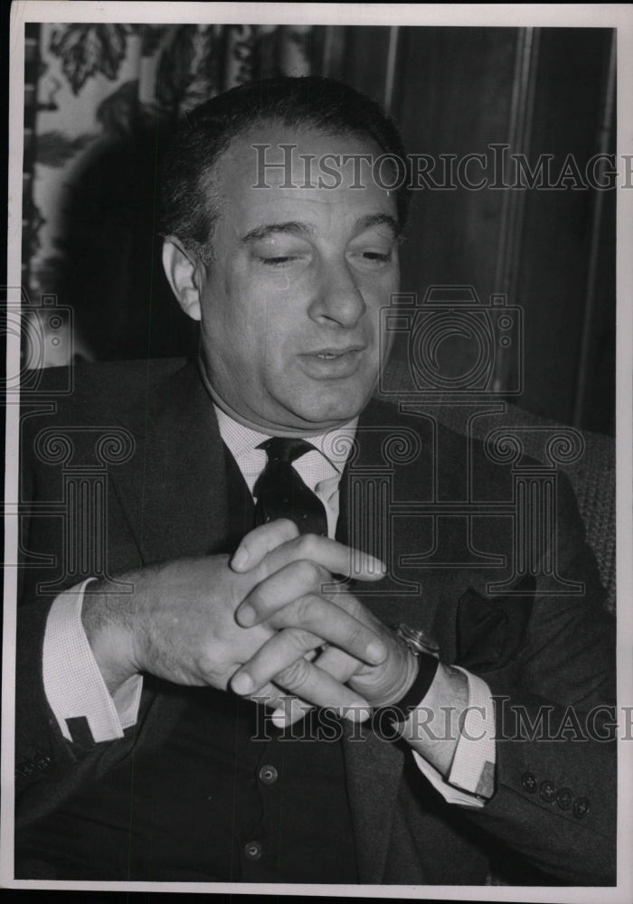 1957 Press Photo Victor Borge Danish comedian conductor - RRW99527 - Historic Images