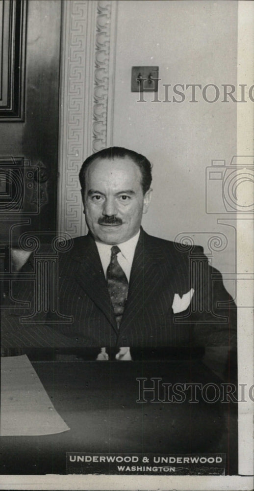 1990 Press Photo Chile Politician Carlos Davila - RRW99911 - Historic Images