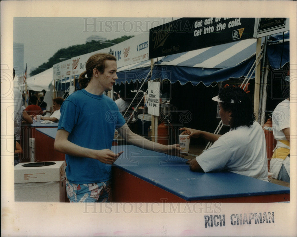 1990 Rob Olmstead Miller Beer booth Chicago - Historic Images