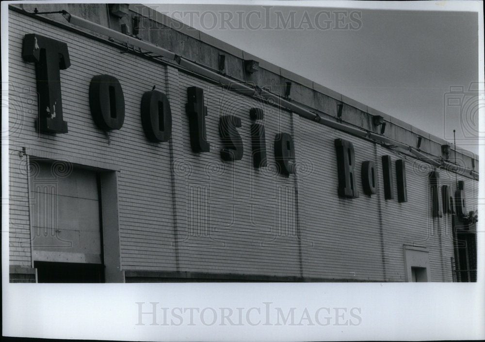 Tootsie Rool Inc Picture Shows Building  - Historic Images