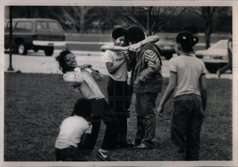 1981 Teacher Leslie Travis Phoenix School - Historic Images