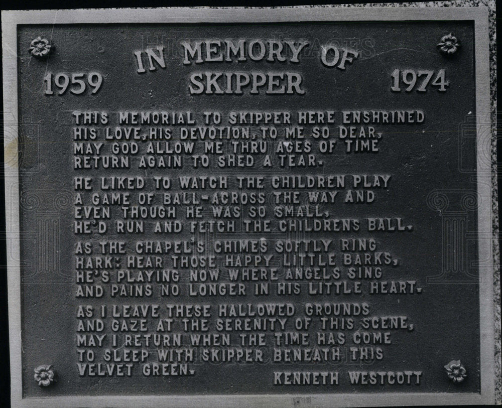 1974 Skinner grave master dog plot Memorial - Historic Images