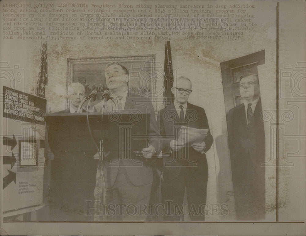 1970 President Nixon drug addiction school - Historic Images