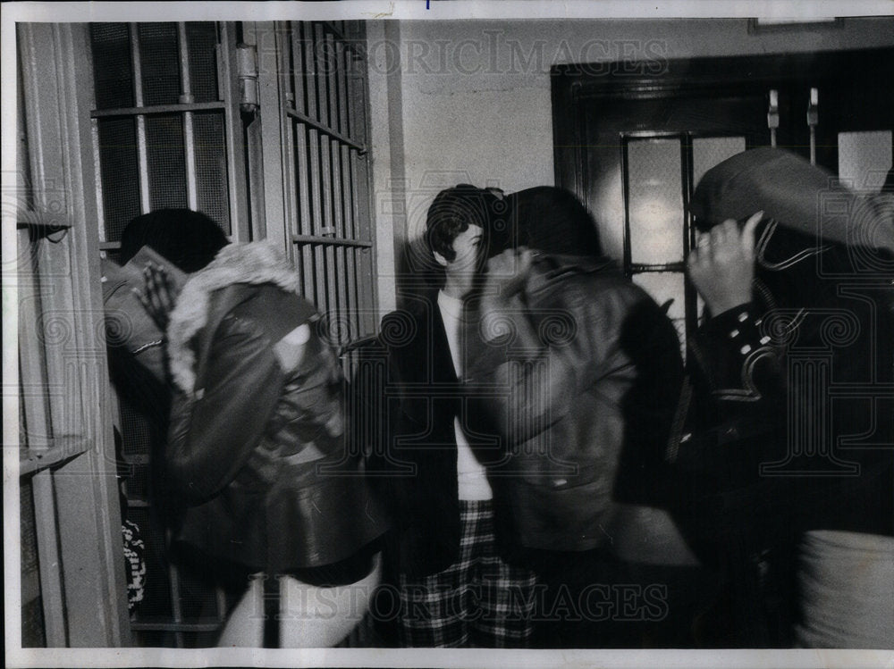 1975 Narcotics Raids Police Headquarters - Historic Images