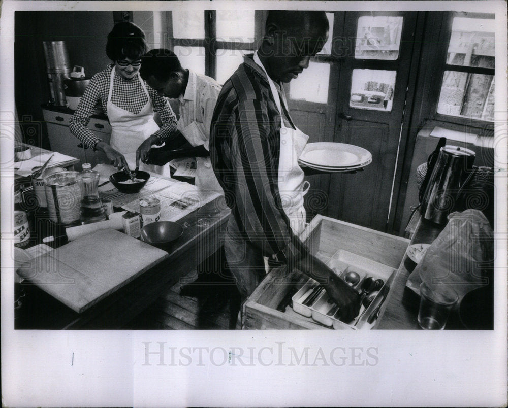 1968 School dropouts Addis Ababa group Job - Historic Images