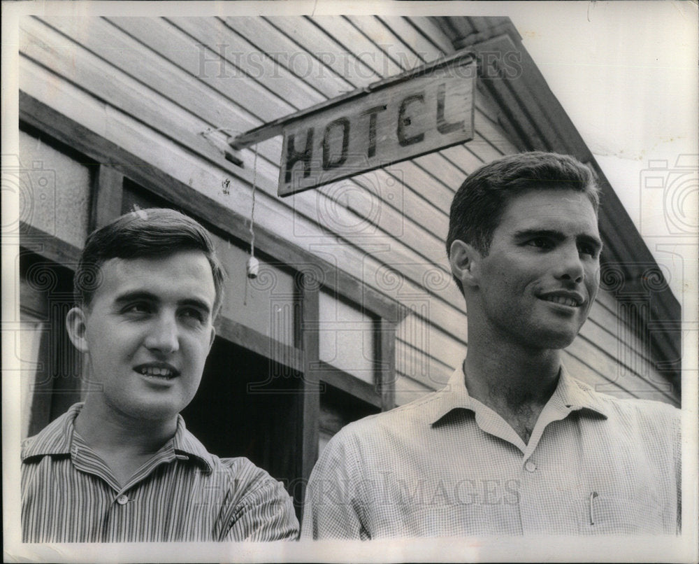 1963 Rick Laird Jim Morris Hotel Cropsmen - Historic Images