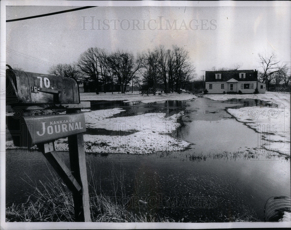 1974 Pembroke road trailer home pond Journa - Historic Images