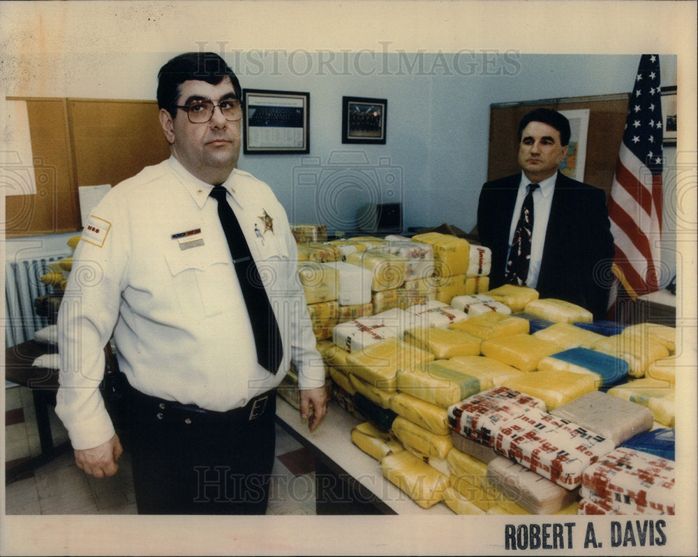 1992 Cmdr Harley Schinker Bob Walsh FBI - Historic Images